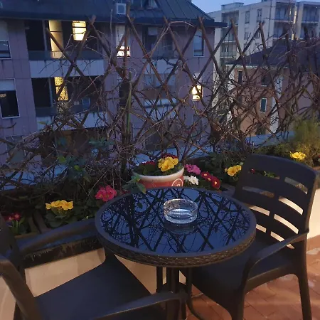 The Boheme Vintage Junior ---- Cozy & Quiet & Comfortable With Private Bathroom & Fully Equipped Kitchenette & Cozy Balcony - Lift To 4th Floor - Metro' -green Subway Porta Genova Apartmanhotel 4*