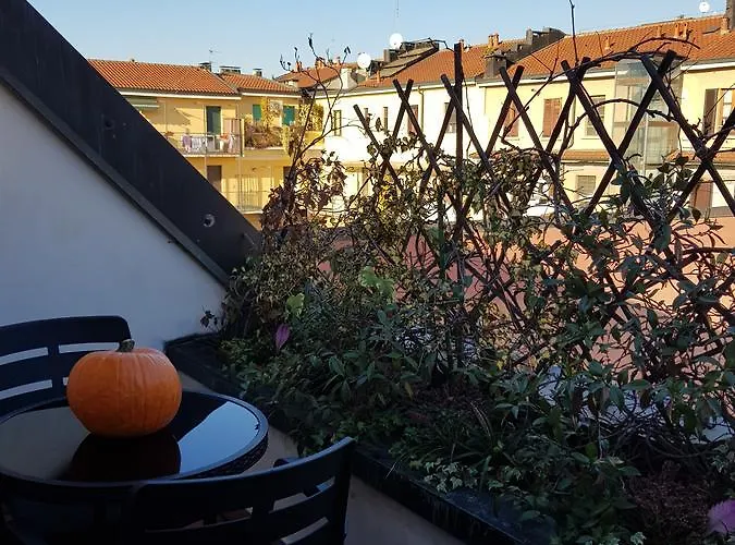 The Boheme Vintage Junior ---- Cozy & Quiet & Comfortable With Private Bathroom & Fully Equipped Kitchenette & Cozy Balcony - Lift To 4th Floor - Metro' -green Subway Porta Genova מלון דירות 4*
